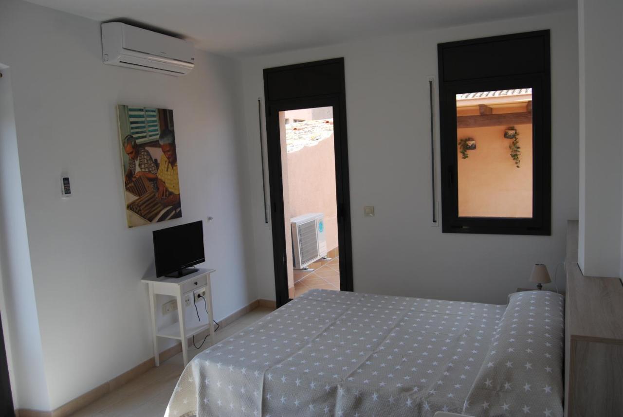 Torroella de Montgrí Apartaments Fonda Comerc מראה חיצוני תמונה