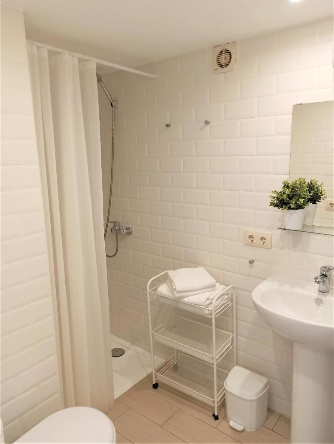 Torroella de Montgrí Apartaments Fonda Comerc מראה חיצוני תמונה