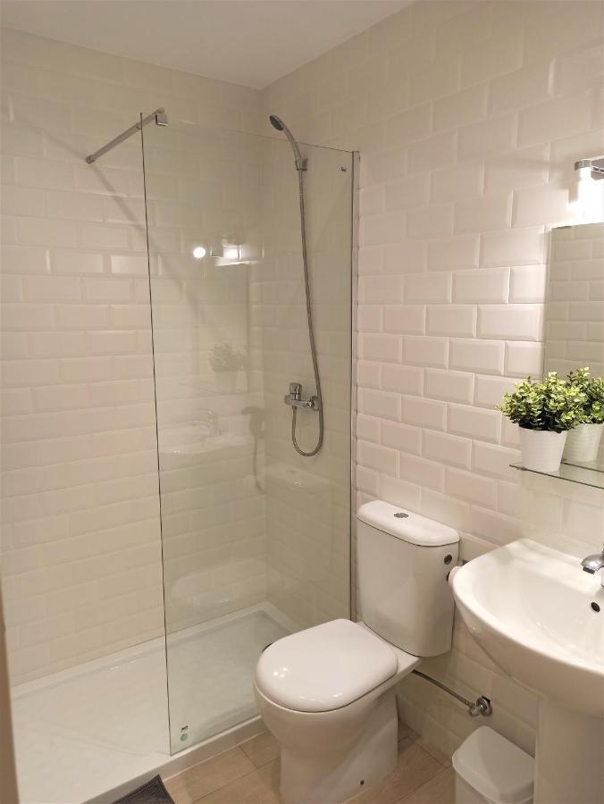 Torroella de Montgrí Apartaments Fonda Comerc מראה חיצוני תמונה