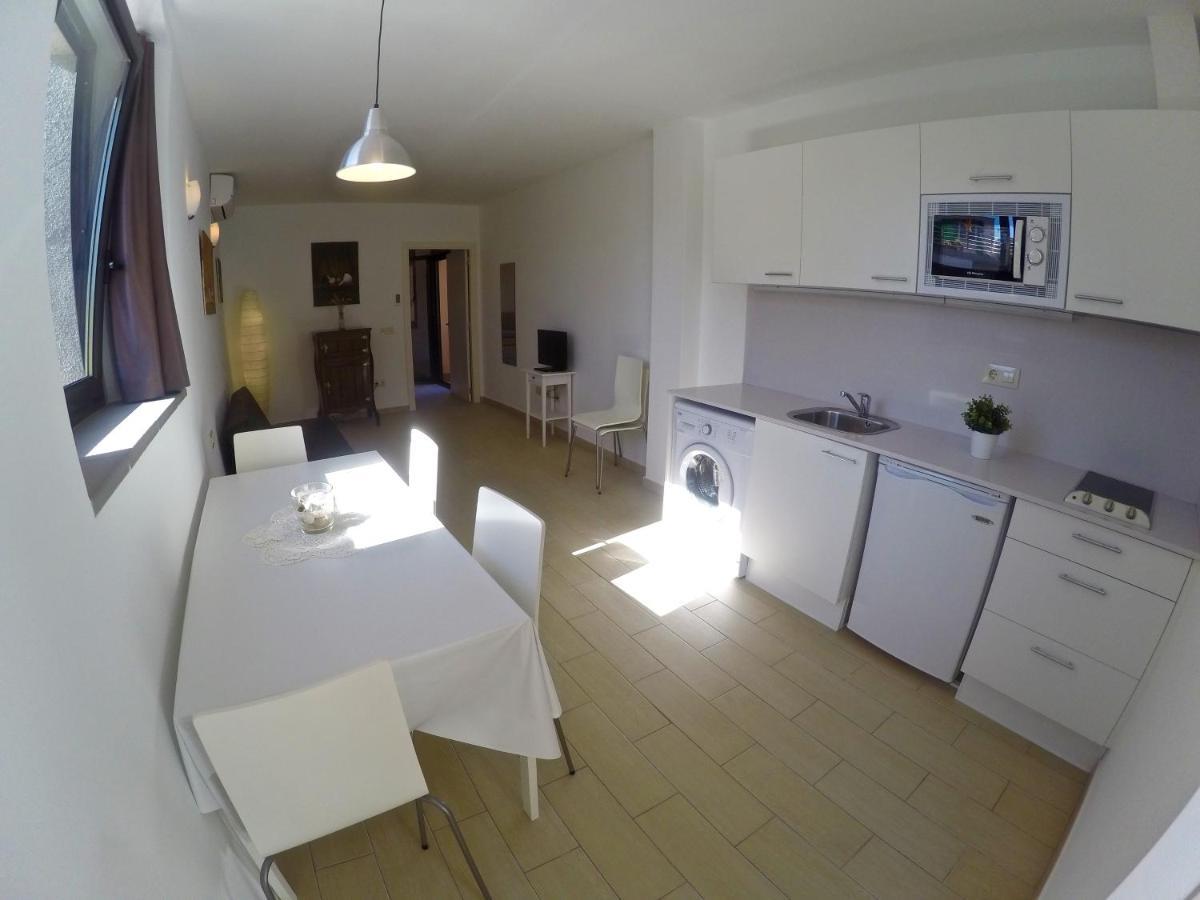 Torroella de Montgrí Apartaments Fonda Comerc מראה חיצוני תמונה