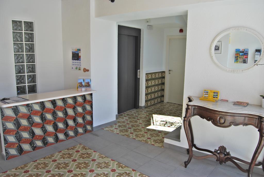 Torroella de Montgrí Apartaments Fonda Comerc מראה חיצוני תמונה