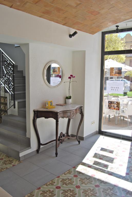 Torroella de Montgrí Apartaments Fonda Comerc מראה חיצוני תמונה